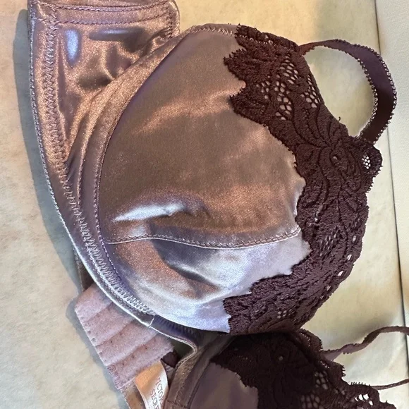 NEW Victoria’s Secret Royalty Purple Balconette Bra - 36B - Picture 3 of 5